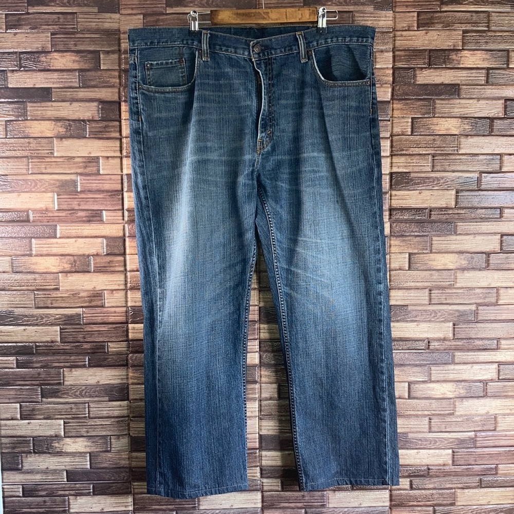 Mens Levi’s Dark Wash 559 Relaxed Straight Fit Size 42x28 Jeans